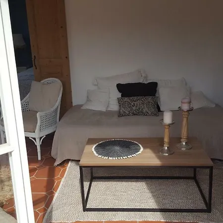 Alix De Jean Apartment